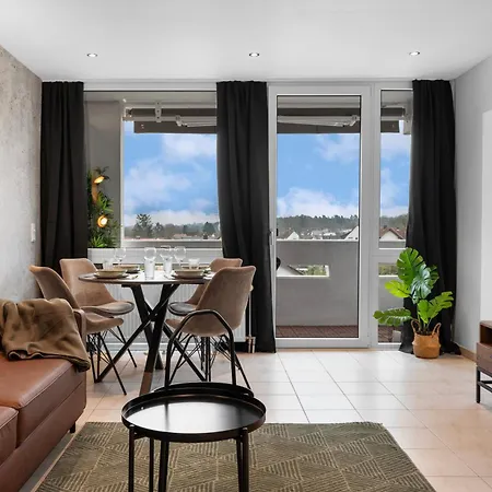 Apartment Urban Jungle Industrial Parkplatz Balkon Business Dreieich